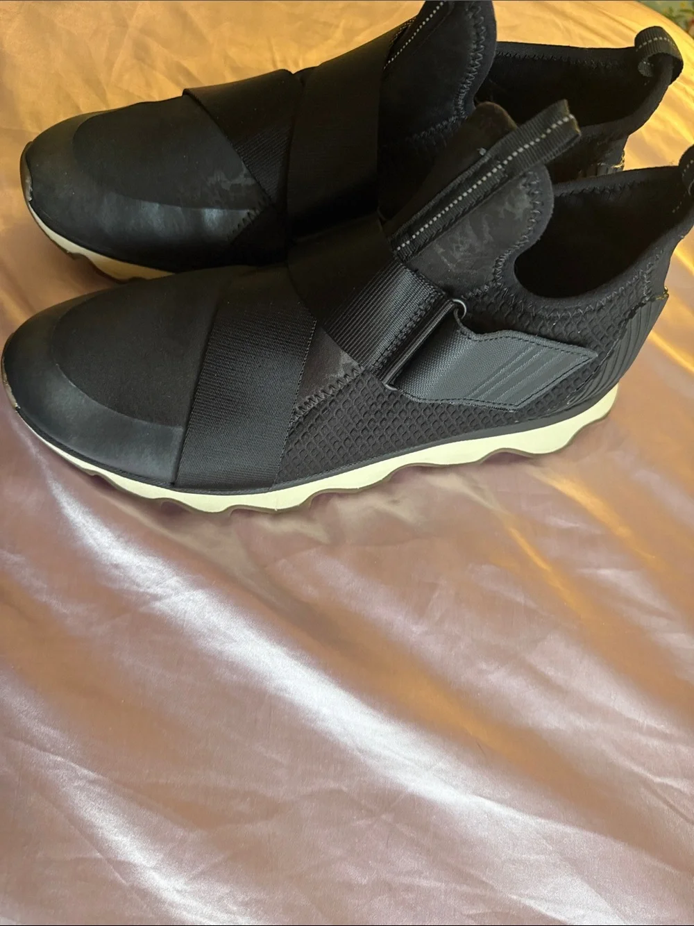 Sorel Kinetic Black Sneakers Size 10.5